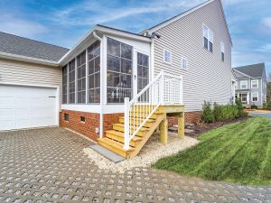 Benefits of Four-Track Stacking Windows