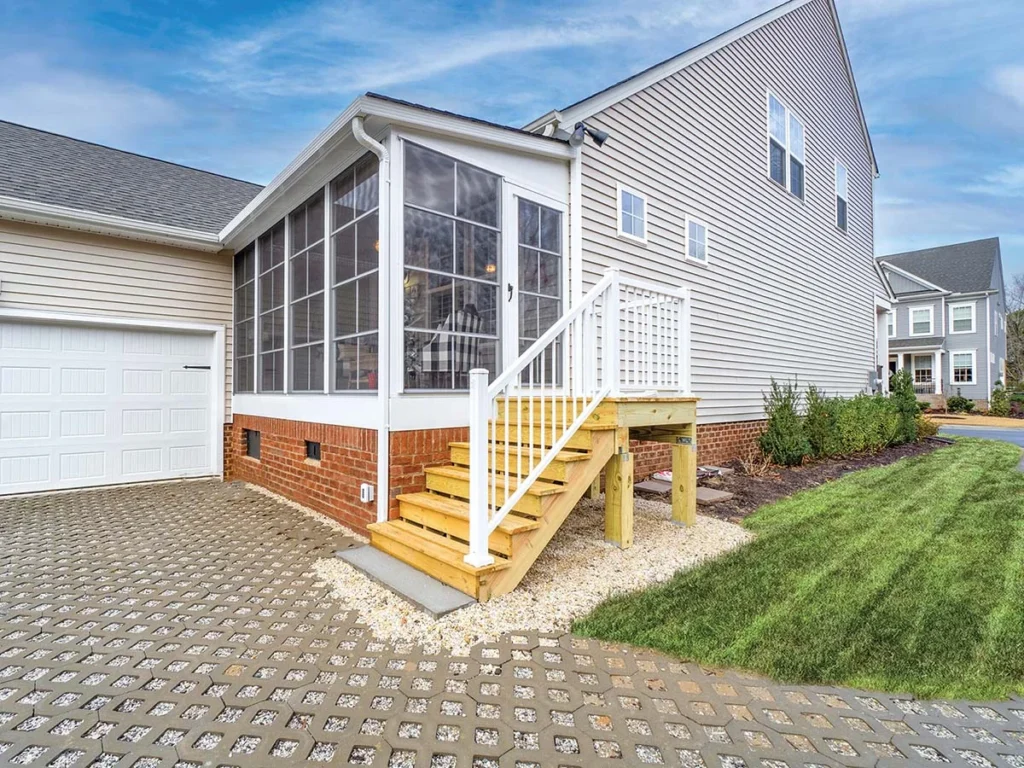 Minnesota Four-Track Stacking Windows